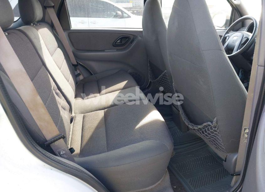 Photo 8 of 2001 Ford Escape XLT (VIN 1FMYU04151KF69759)