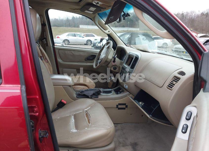 Photo 5 of 2005 Ford Escape LIMITED (VIN 1FMYU04155KA77626)