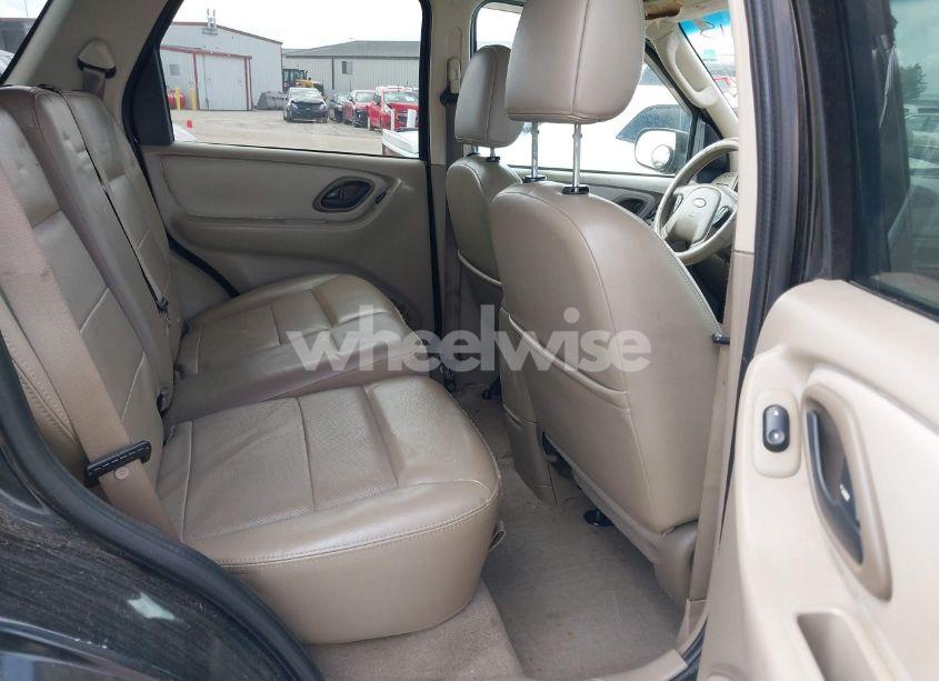 Photo 8 of 2005 Ford Escape LIMITED (VIN 1FMYU04155KE48512)