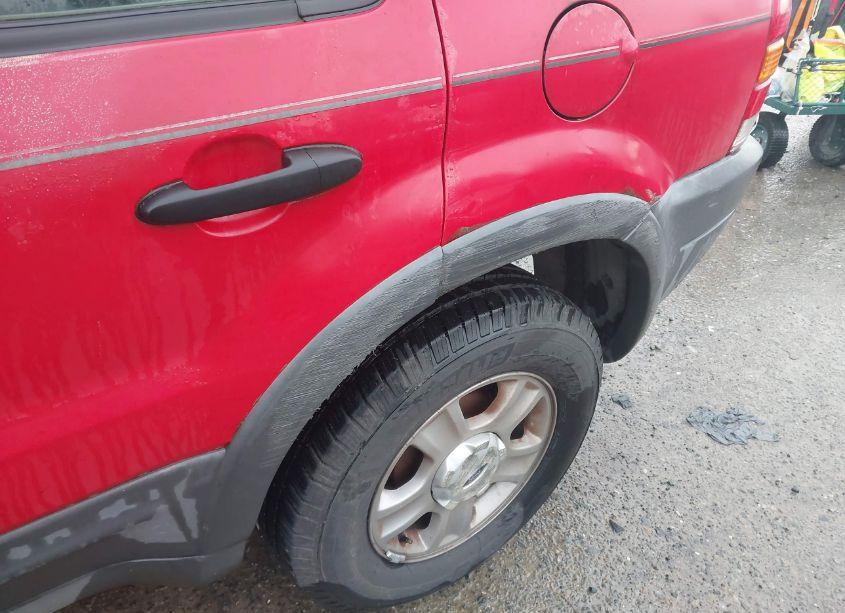 Photo 18 of 2001 Ford Escape XLT (VIN 1FMYU04161KA94879)