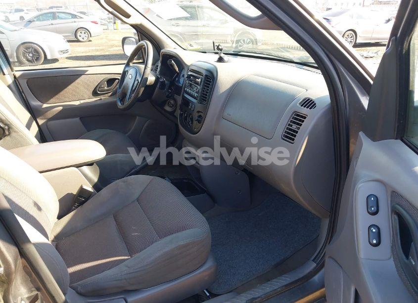 Photo 5 of 2002 Ford Escape XLT (VIN 1FMYU04162KC49223)