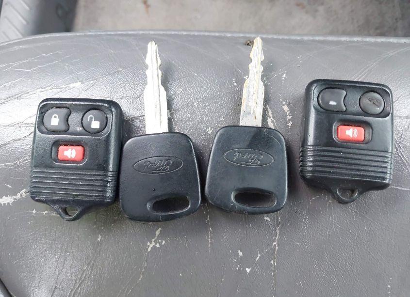 Photo 11 of 2001 Ford Escape XLT (VIN 1FMYU04171KE84261)