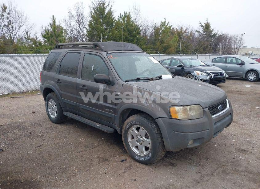 2002 Ford Escape XLT (VIN 1FMYU04172KB75620) main photo