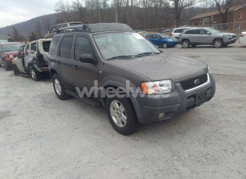 2002 Ford Escape XLT (VIN 1FMYU04172KC93540) main photo