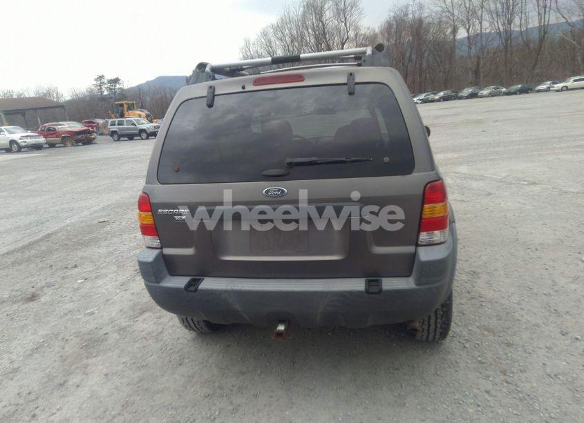 Photo 17 of 2002 Ford Escape XLT (VIN 1FMYU04172KC93540)