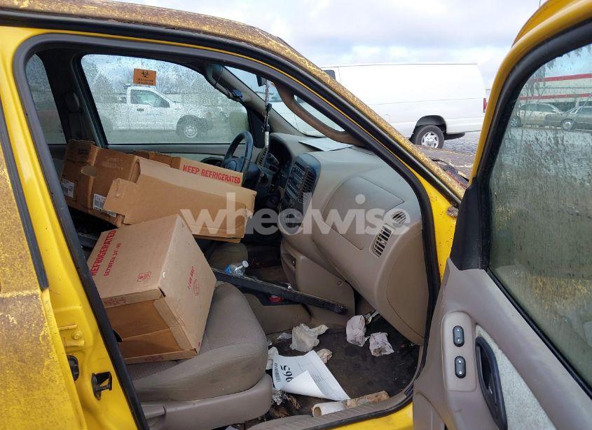 Photo 5 of 2002 Ford Escape XLT (VIN 1FMYU04172KD51243)