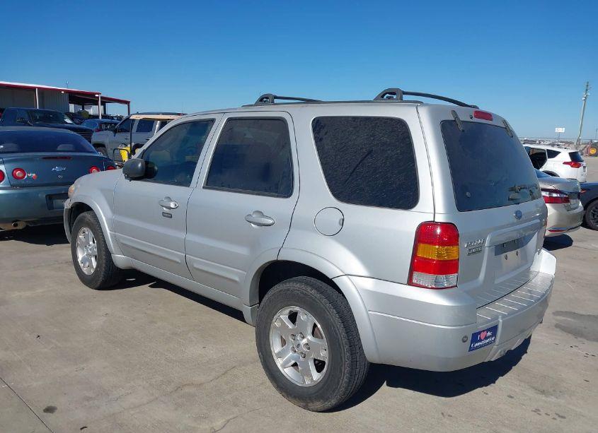 Photo 3 of 2007 Ford Escape LIMITED (VIN 1FMYU04177KA99243)