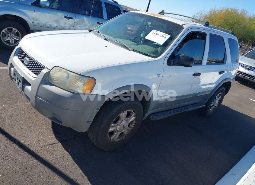 Photo 2 of 2001 Ford Escape XLT (VIN 1FMYU04181KD97470)