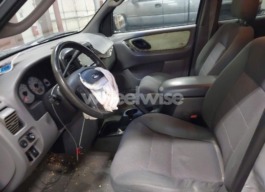 Photo 5 of 2002 Ford Escape XLT (VIN 1FMYU04182KC47182)