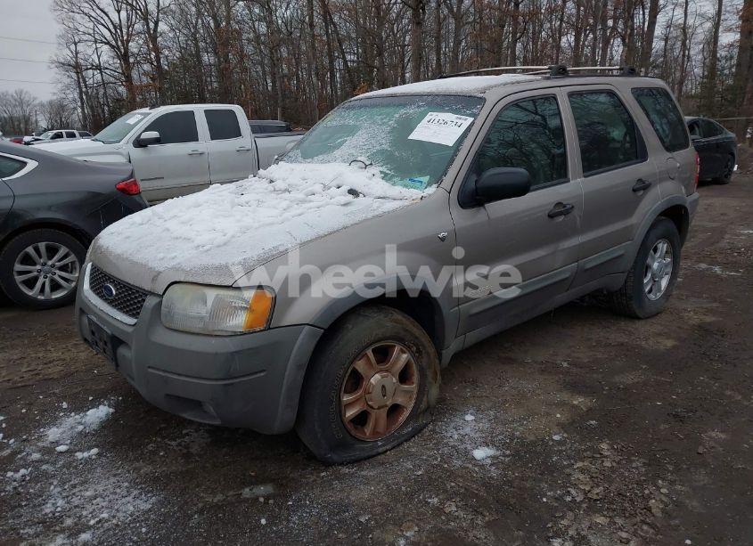 Photo 2 of 2001 Ford Escape XLT (VIN 1FMYU04191KB26997)