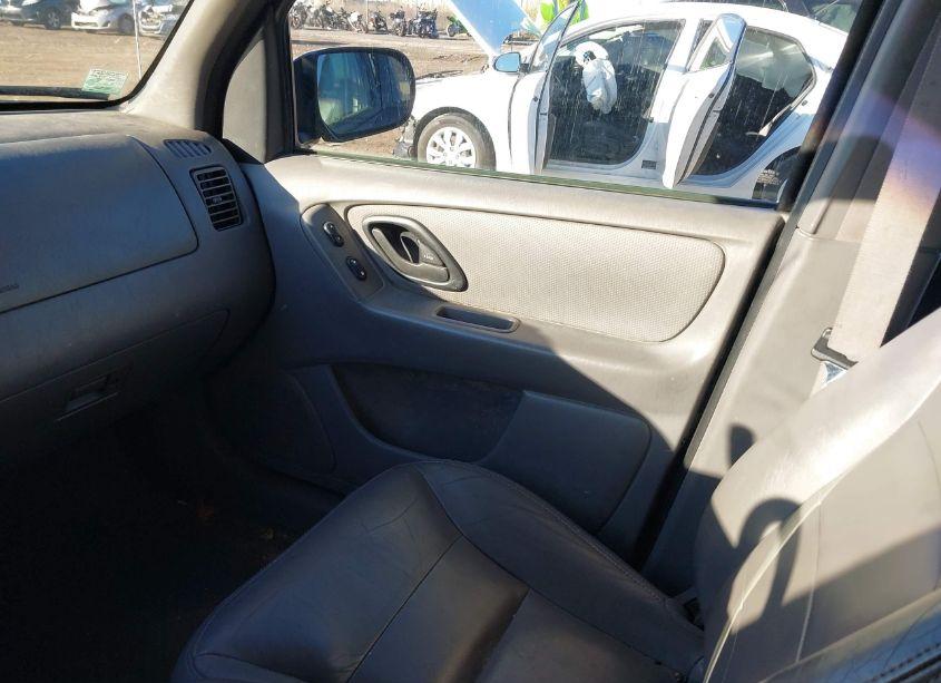 Photo 5 of 2002 Ford Escape XLT (VIN 1FMYU04192KA07073)