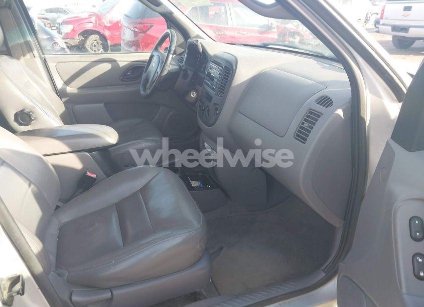 Photo 8 of 2002 Ford Escape XLT (VIN 1FMYU04192KA08840)