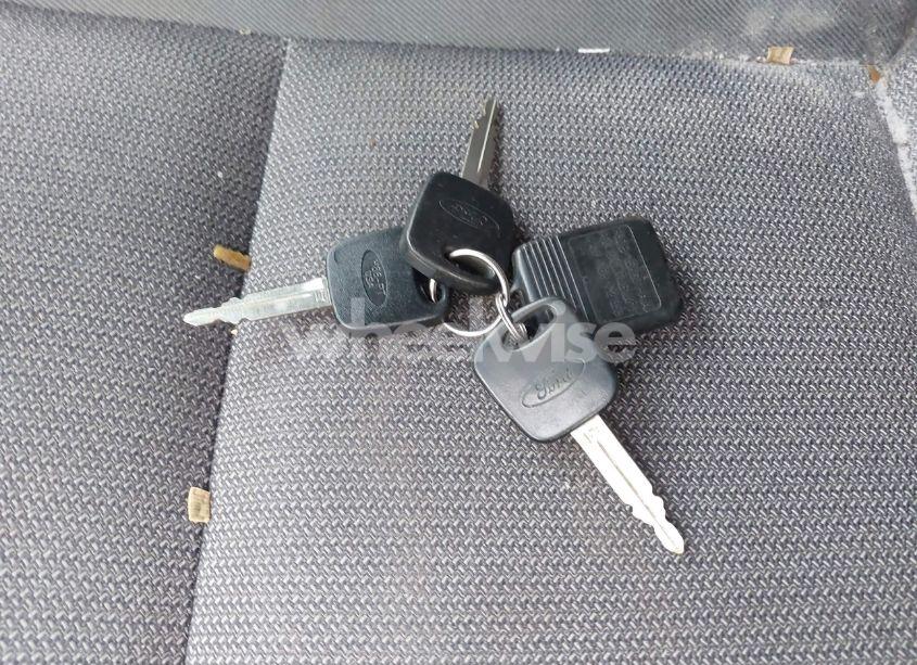 Photo 11 of 2002 Ford Escape XLT (VIN 1FMYU04192KA78435)