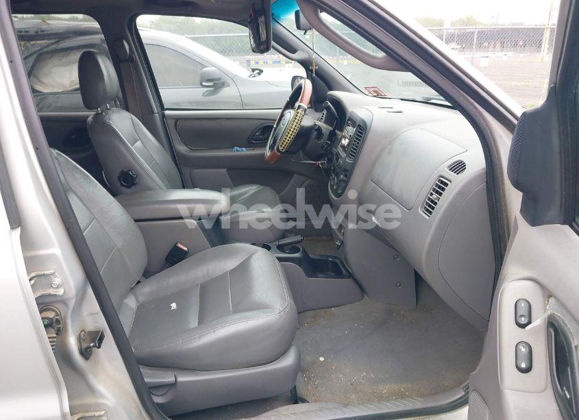 Photo 5 of 2002 Ford Escape XLT (VIN 1FMYU04192KC73886)