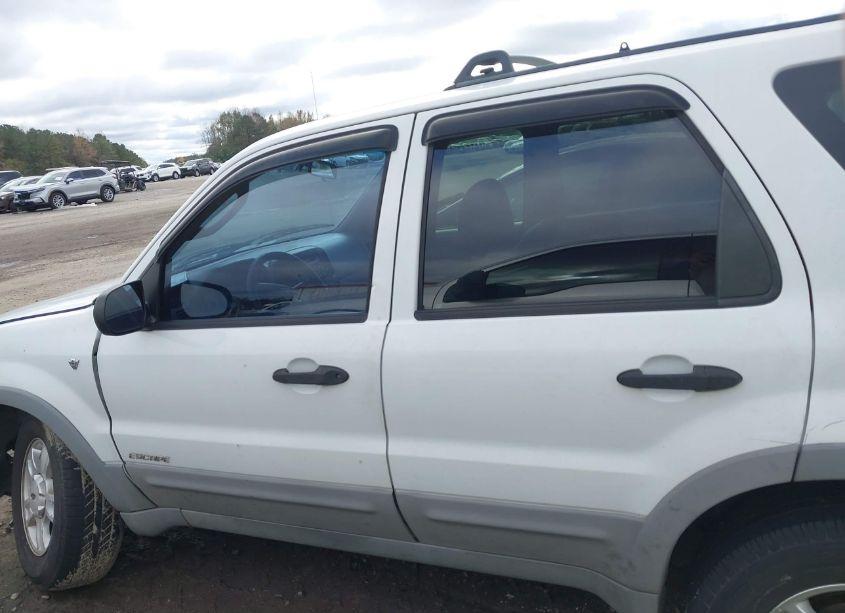 Photo 14 of 2002 Ford Escape XLT (VIN 1FMYU04192KD50742)