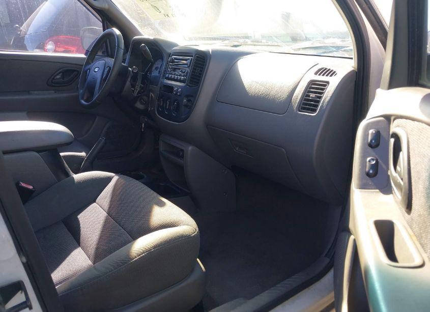 Photo 5 of 2002 Ford Escape XLT (VIN 1FMYU04192KD50742)