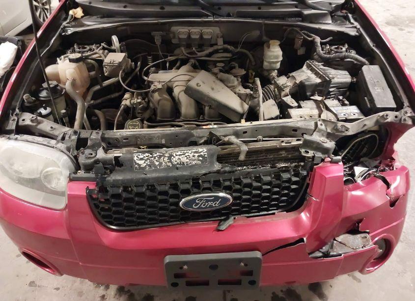 Photo 10 of 2005 Ford Escape LIMITED (VIN 1FMYU04195KE33396)