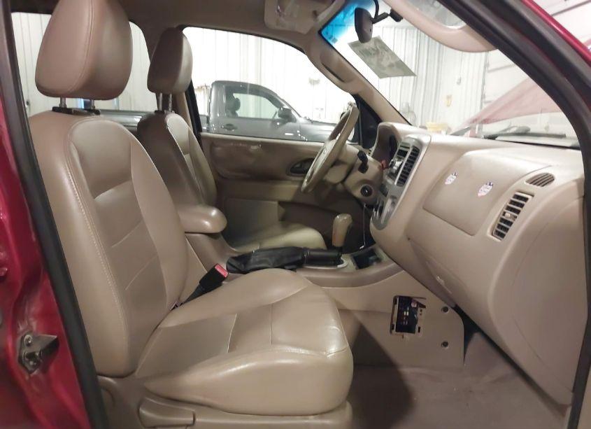 Photo 5 of 2005 Ford Escape LIMITED (VIN 1FMYU04195KE33396)