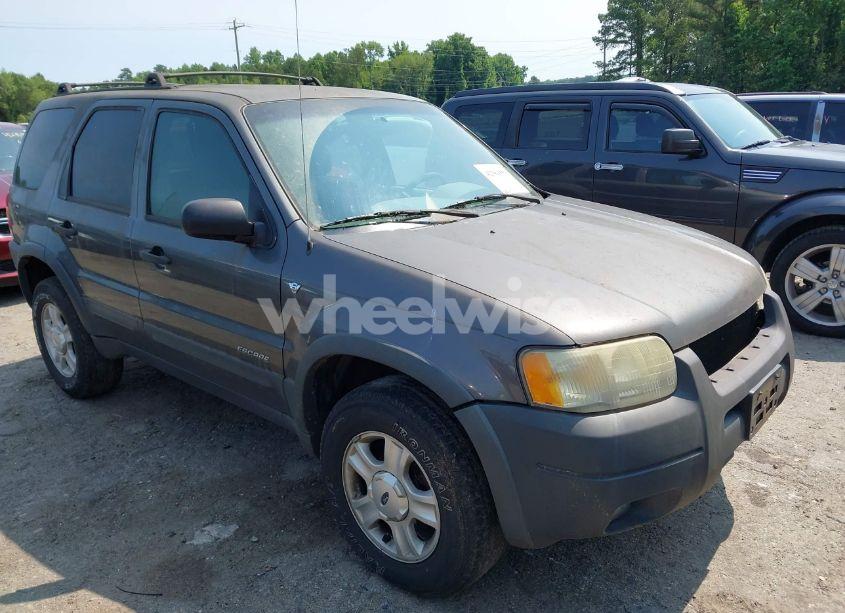 2002 Ford Escape XLT (VIN 1FMYU041X2KD01548) main photo
