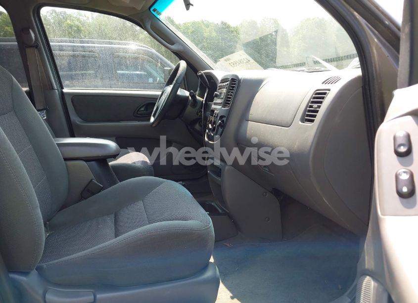 Photo 5 of 2002 Ford Escape XLT (VIN 1FMYU041X2KD01548)