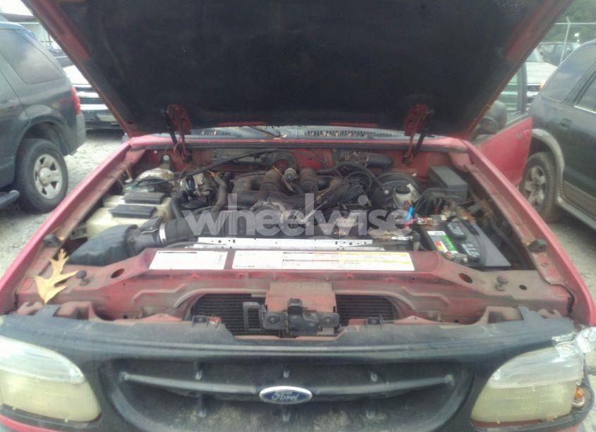 Photo 9 of 1999 Ford Explorer SPORT (VIN 1FMYU22E0XUA89305)