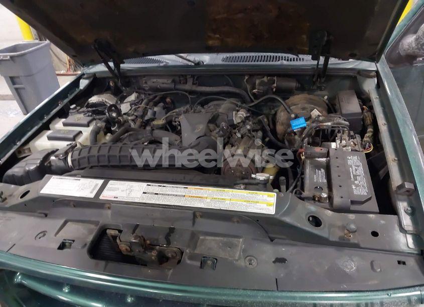 Photo 10 of 1999 Ford Explorer SPORT (VIN 1FMYU24X2XUB99366)