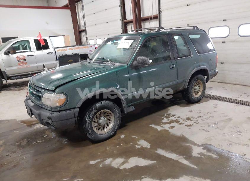 Photo 2 of 1999 Ford Explorer SPORT (VIN 1FMYU24X2XUB99366)