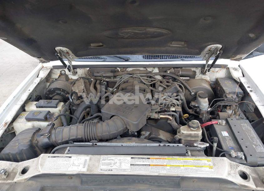 Photo 10 of 2001 Ford Explorer SPORT (VIN 1FMYU60E11UC18332)