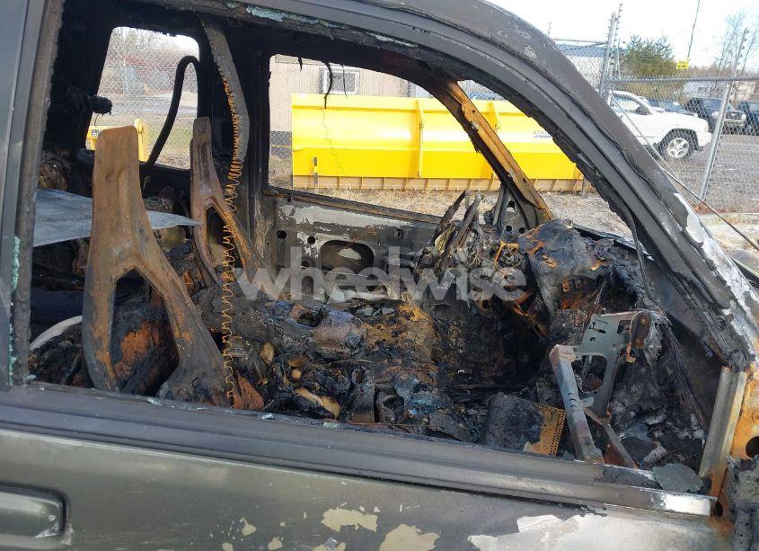 Photo 5 of 2002 Ford Explorer SPORT (VIN 1FMYU60E12UB28986)