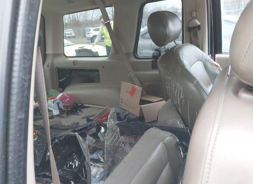 Photo 8 of 2003 Ford Explorer SPORT (VIN 1FMYU60E33UB73512)