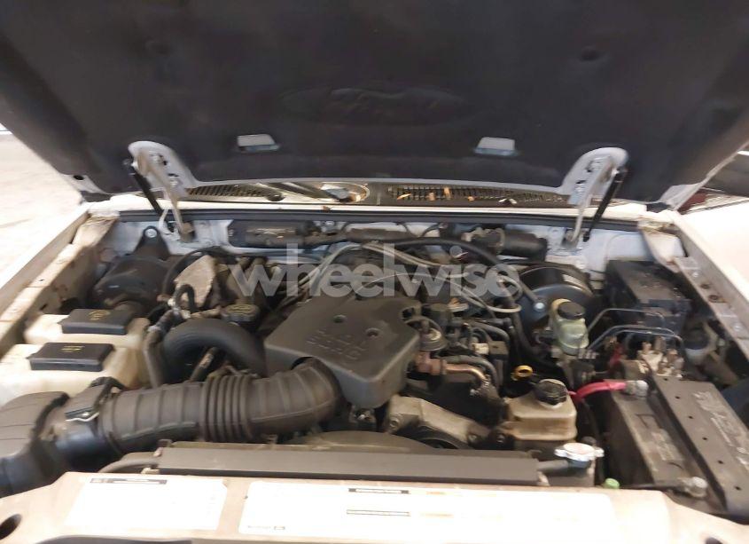 Photo 10 of 2002 Ford Explorer SPORT (VIN 1FMYU60E72UA95704)