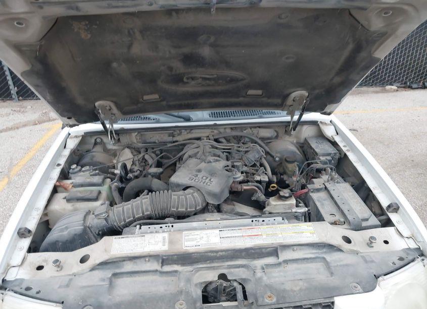 Photo 10 of 2001 Ford Explorer SPORT (VIN 1FMYU70E61UB79520)