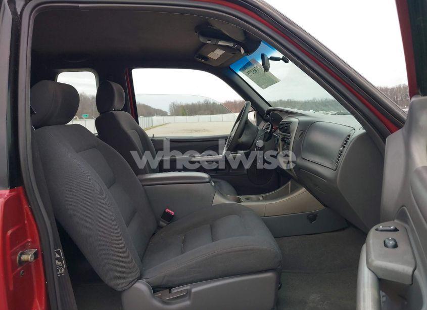 Photo 5 of 2002 Ford Explorer SPORT (VIN 1FMYU70EX2UB64066)