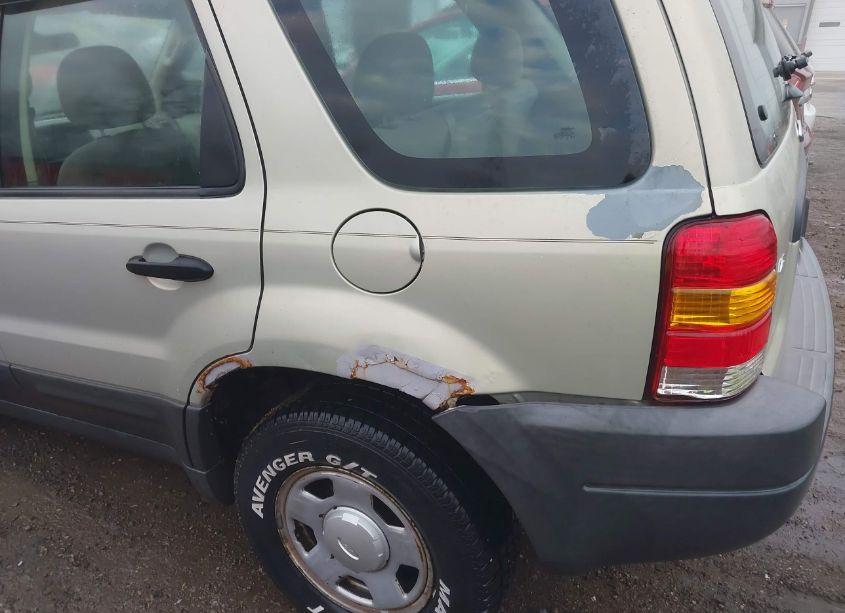 Photo 17 of 2003 Ford Escape XLS (VIN 1FMYU92103KC75051)