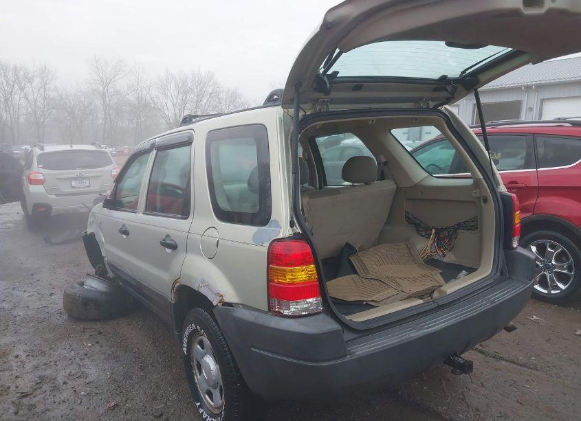 Photo 3 of 2003 Ford Escape XLS (VIN 1FMYU92103KC75051)