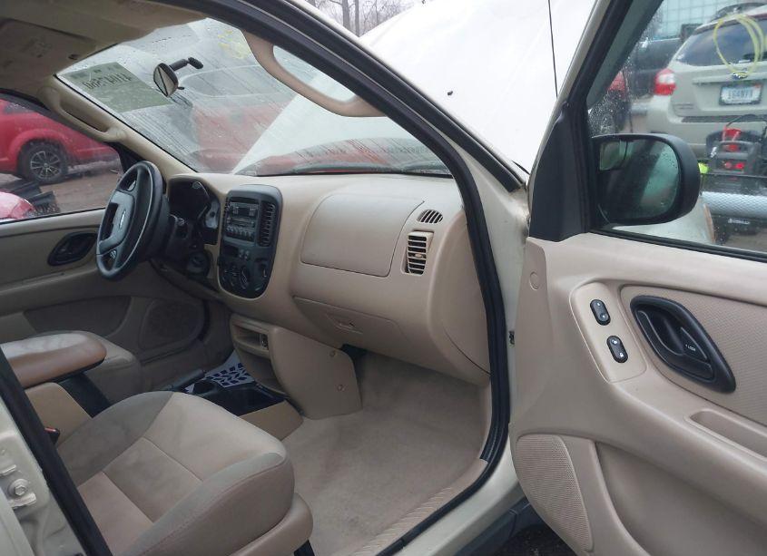 Photo 5 of 2003 Ford Escape XLS (VIN 1FMYU92103KC75051)