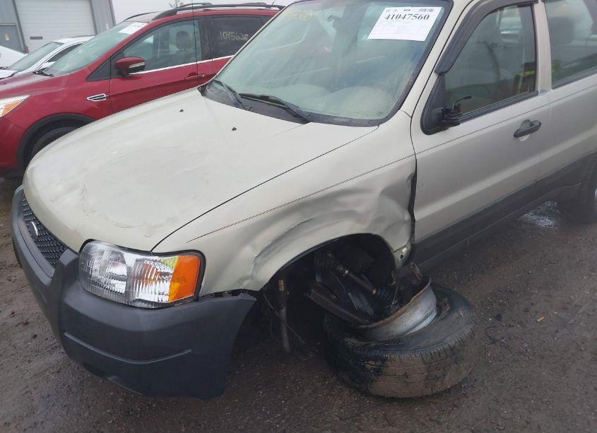 Photo 6 of 2003 Ford Escape XLS (VIN 1FMYU92103KC75051)