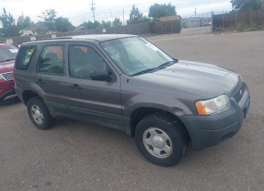 2004 Ford Escape XLS (VIN 1FMYU92104KA21387) main photo