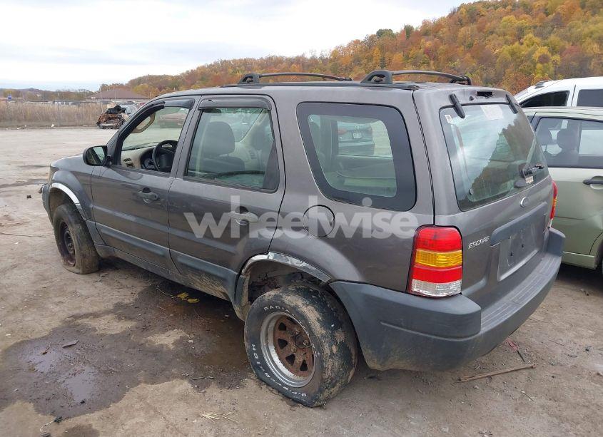 Photo 3 of 2003 Ford Escape XLS (VIN 1FMYU92113KC66746)