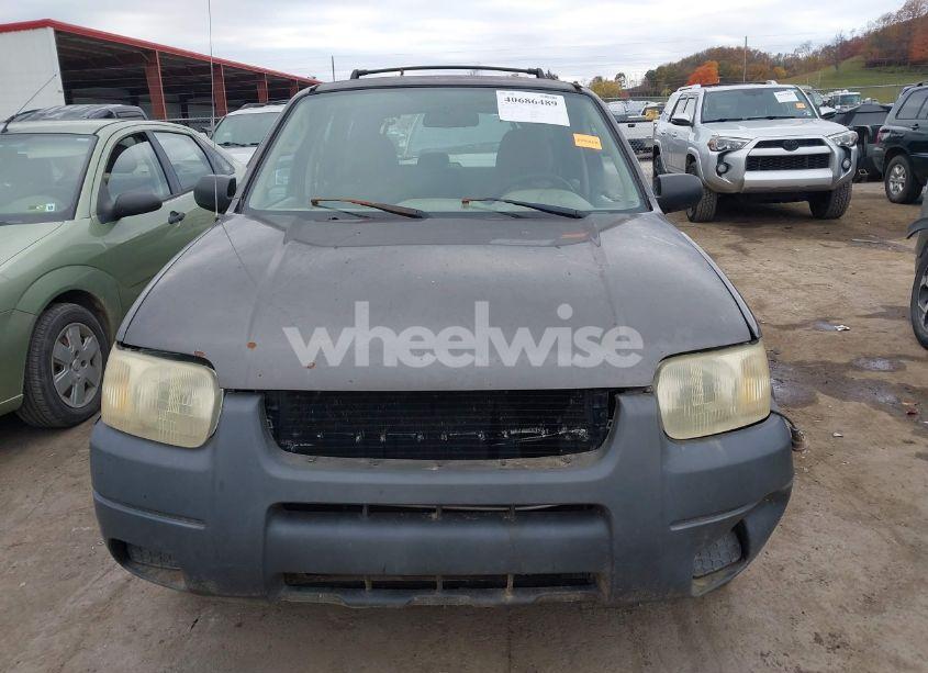 Photo 6 of 2003 Ford Escape XLS (VIN 1FMYU92113KC66746)