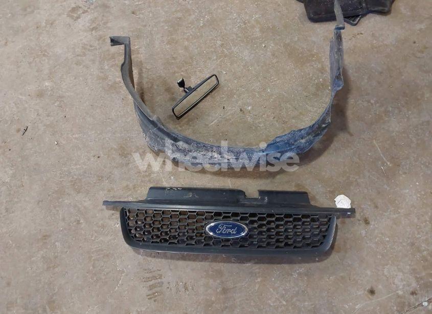 Photo 12 of 2004 Ford Escape XLS (VIN 1FMYU92174KA88603)
