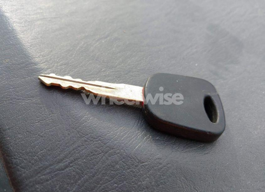 Photo 11 of 2004 Ford Escape XLS (VIN 1FMYU92184KA62415)