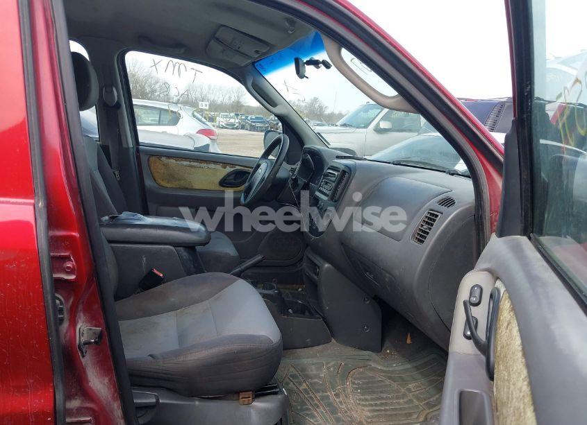 Photo 5 of 2004 Ford Escape XLS (VIN 1FMYU92184KA62415)