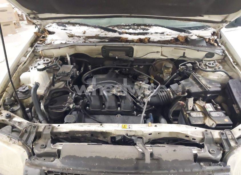 Photo 10 of 2004 Ford Escape XLS (VIN 1FMYU921X4KA88997)