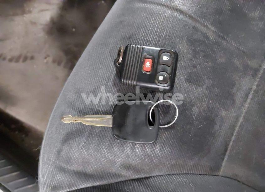 Photo 11 of 2004 Ford Escape XLS (VIN 1FMYU921X4KA88997)