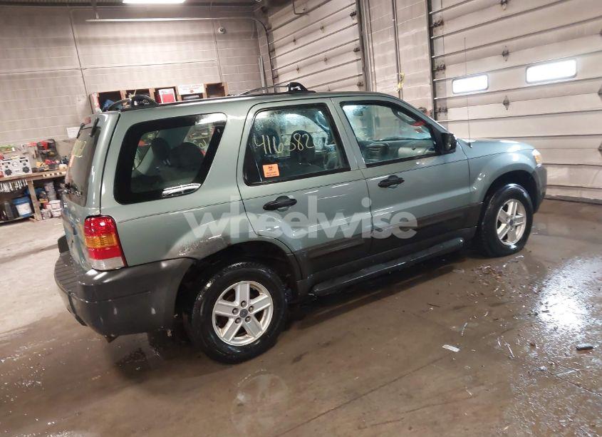 Photo 4 of 2005 Ford Escape XLS (VIN 1FMYU92Z25KD28826)