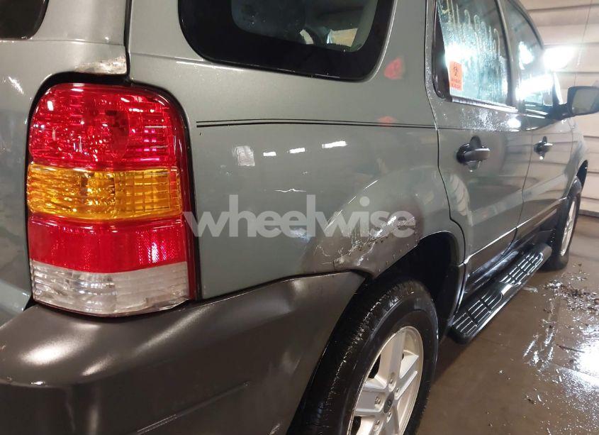 Photo 6 of 2005 Ford Escape XLS (VIN 1FMYU92Z25KD28826)