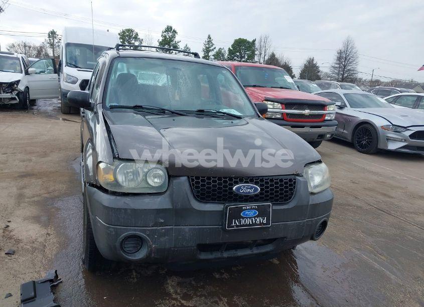 Photo 12 of 2005 Ford Escape XLS (VIN 1FMYU92Z35KA20497)