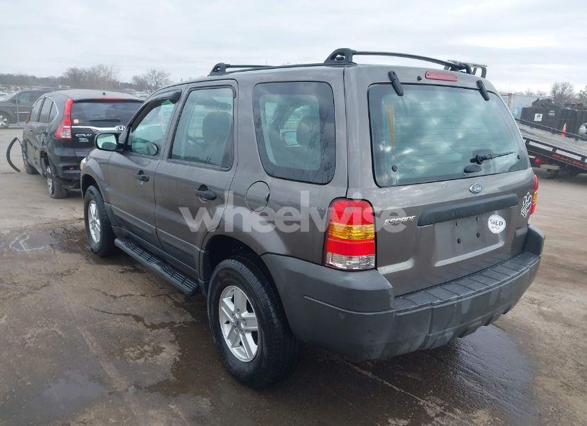 Photo 14 of 2005 Ford Escape XLS (VIN 1FMYU92Z35KA20497)