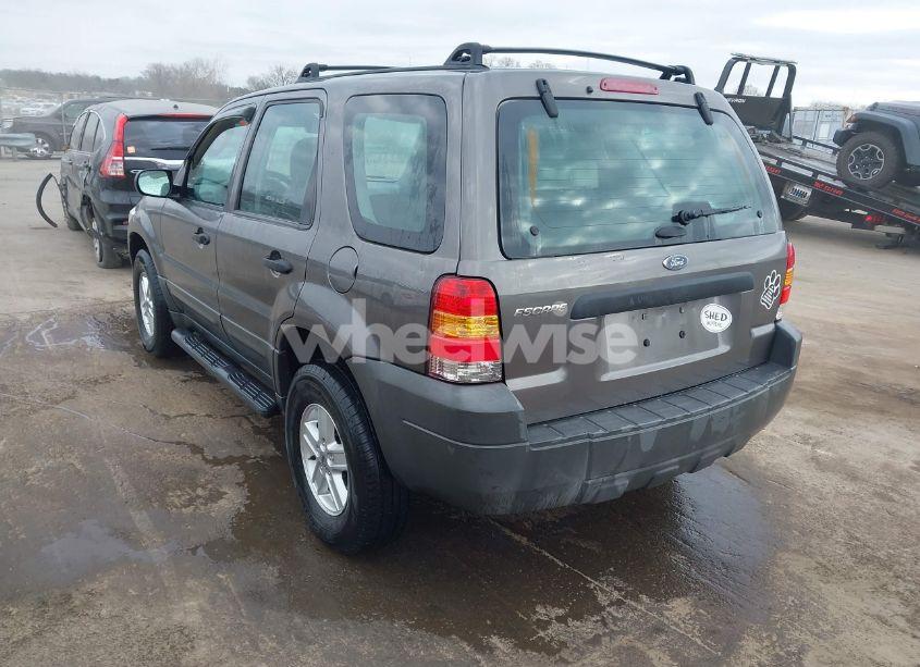 Photo 3 of 2005 Ford Escape XLS (VIN 1FMYU92Z35KA20497)